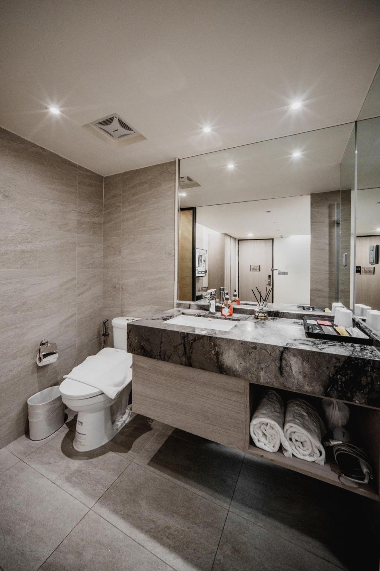 Hub Hotel Kaohsiung Yawan Branch Buitenkant foto