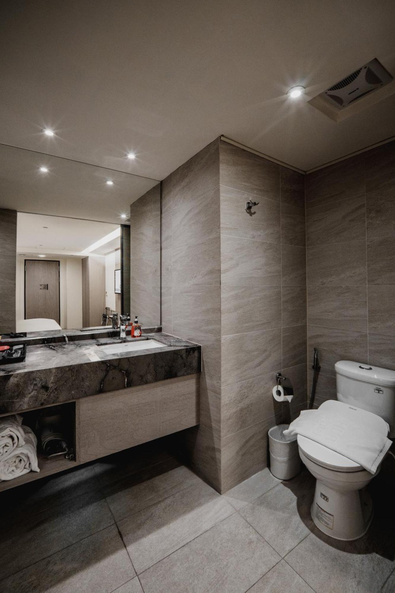 Hub Hotel Kaohsiung Yawan Branch Buitenkant foto