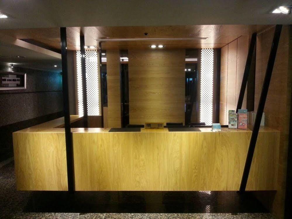 Hub Hotel Kaohsiung Yawan Branch Buitenkant foto